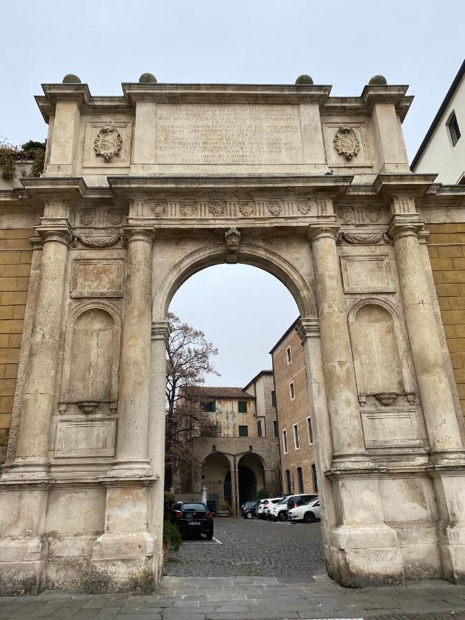Catoo Dimora Di Design Park In Palazzo Nobiliare Al Duomo Apartamento Pádua Exterior foto